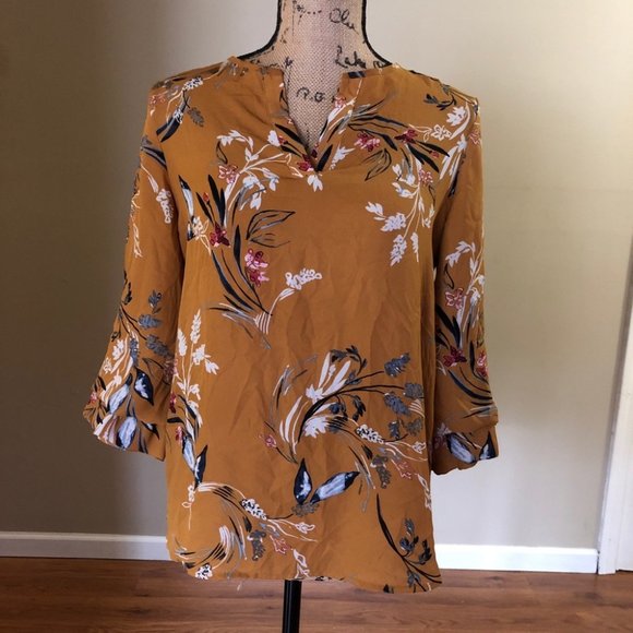 {Ivanka Trump} Floral Bell Sleeve Blouse - Picture 2 of 7